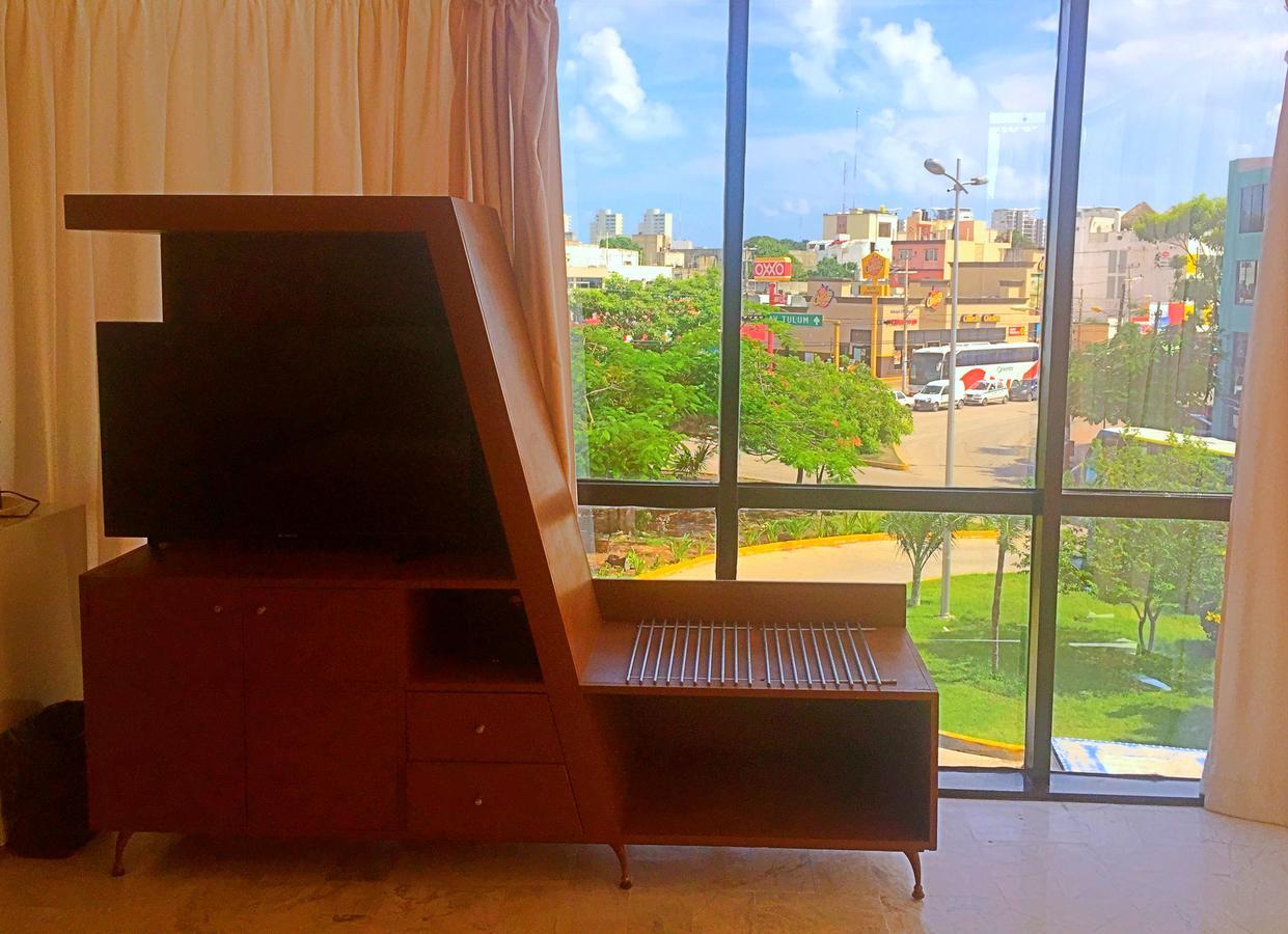 Hotel Versalles Suites Cancun Exterior photo