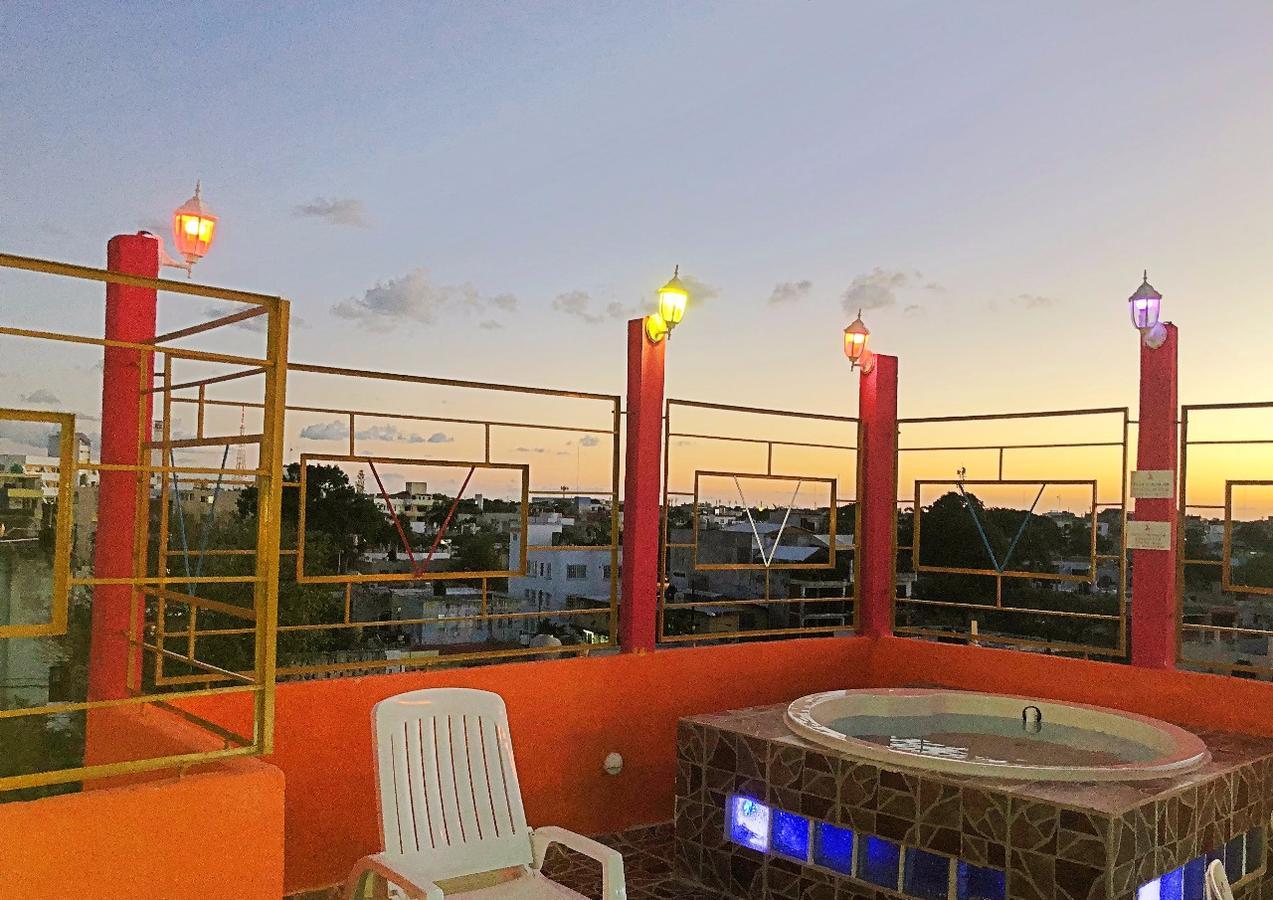 Hotel Versalles Suites Cancun Exterior photo